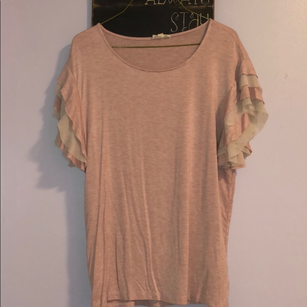 Mauve ruffle sleeve shirt. Size M.